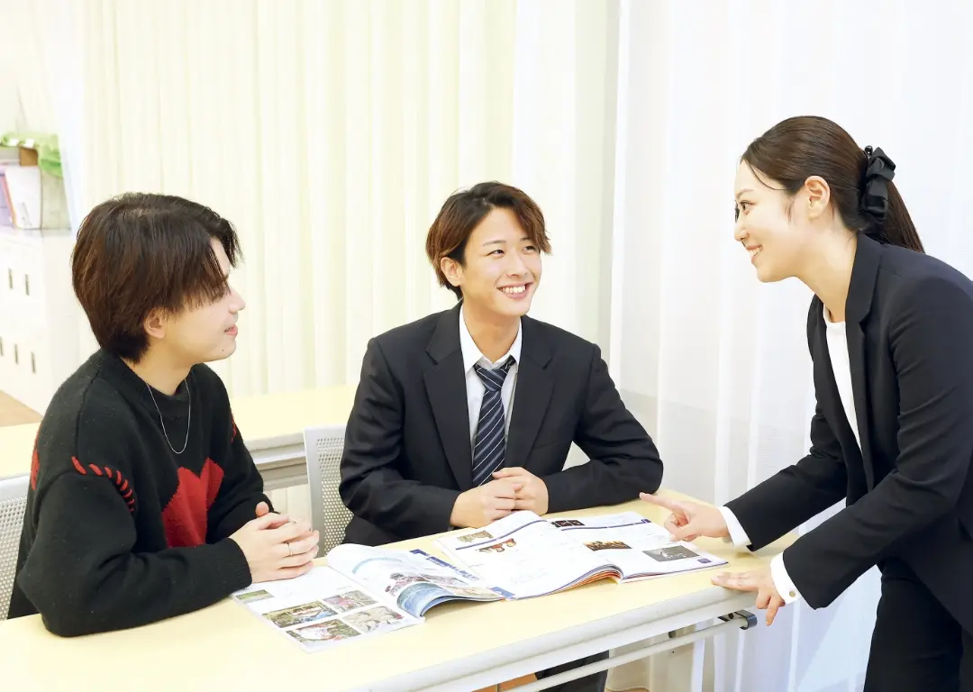 公式】飛鳥未来きずな高等学校 お茶の水キャンパス | 【ベーシック スタンダードスタイルの違い】