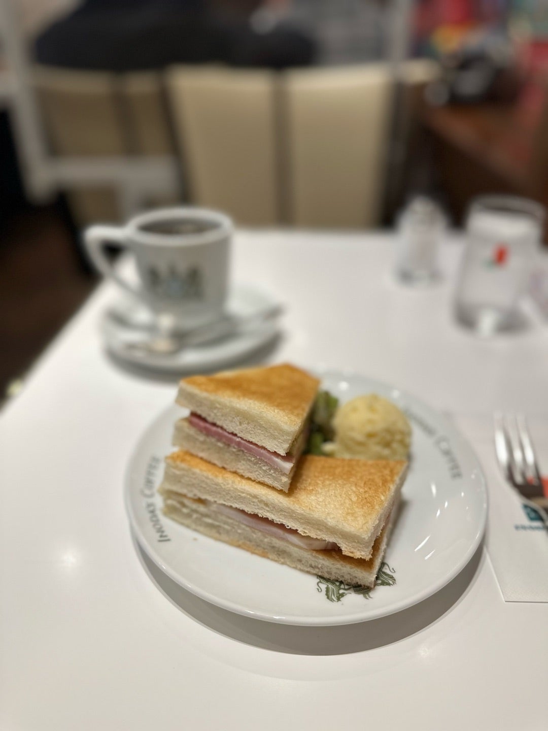 出張から帰ってくると何故かカレーが食べたくなるので、京都駅新幹線改札横のカレー屋にいく回数が増えている。 #京都駅のカレー #出張がえり