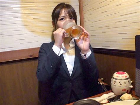 Amazon.co.jp: 「おばさんを酔わせてどうするつもり？」若い男女で溢れ返る相席居酒屋で一人呑みしている熟女を狙い撃ちで口説いてお持ち帰り！寂しさと欲求不満が募った素人奥さんの乾いたカラダはよく濡れる！！VOL.48 