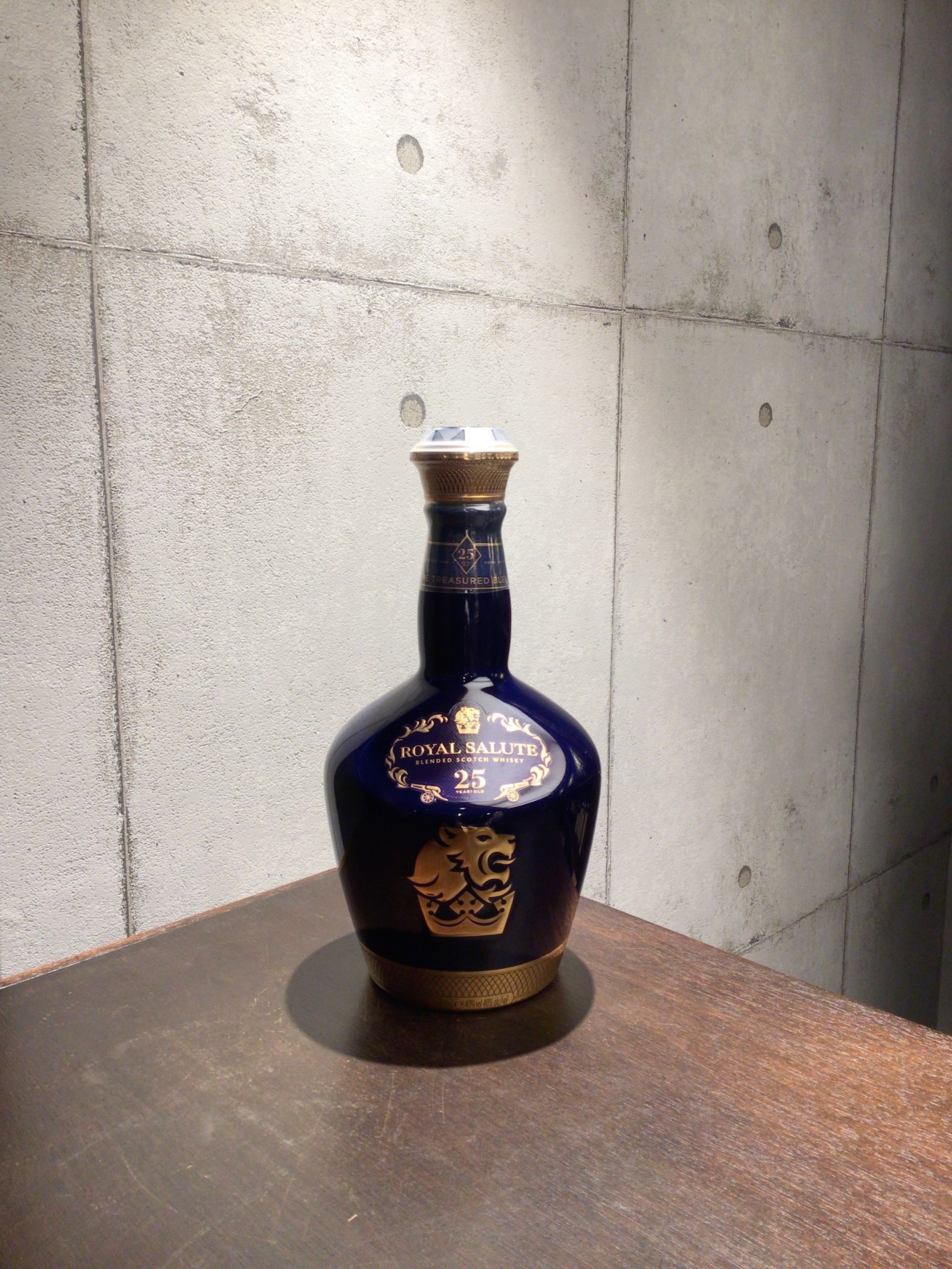 超格安価格 ROYAL SALUTE ロイヤルサルート赤陶器 700ml