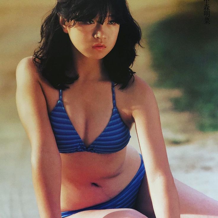 Amazon.co.jp: 中森明菜歌手女優可愛若い水着写真1ポスター キャンバス